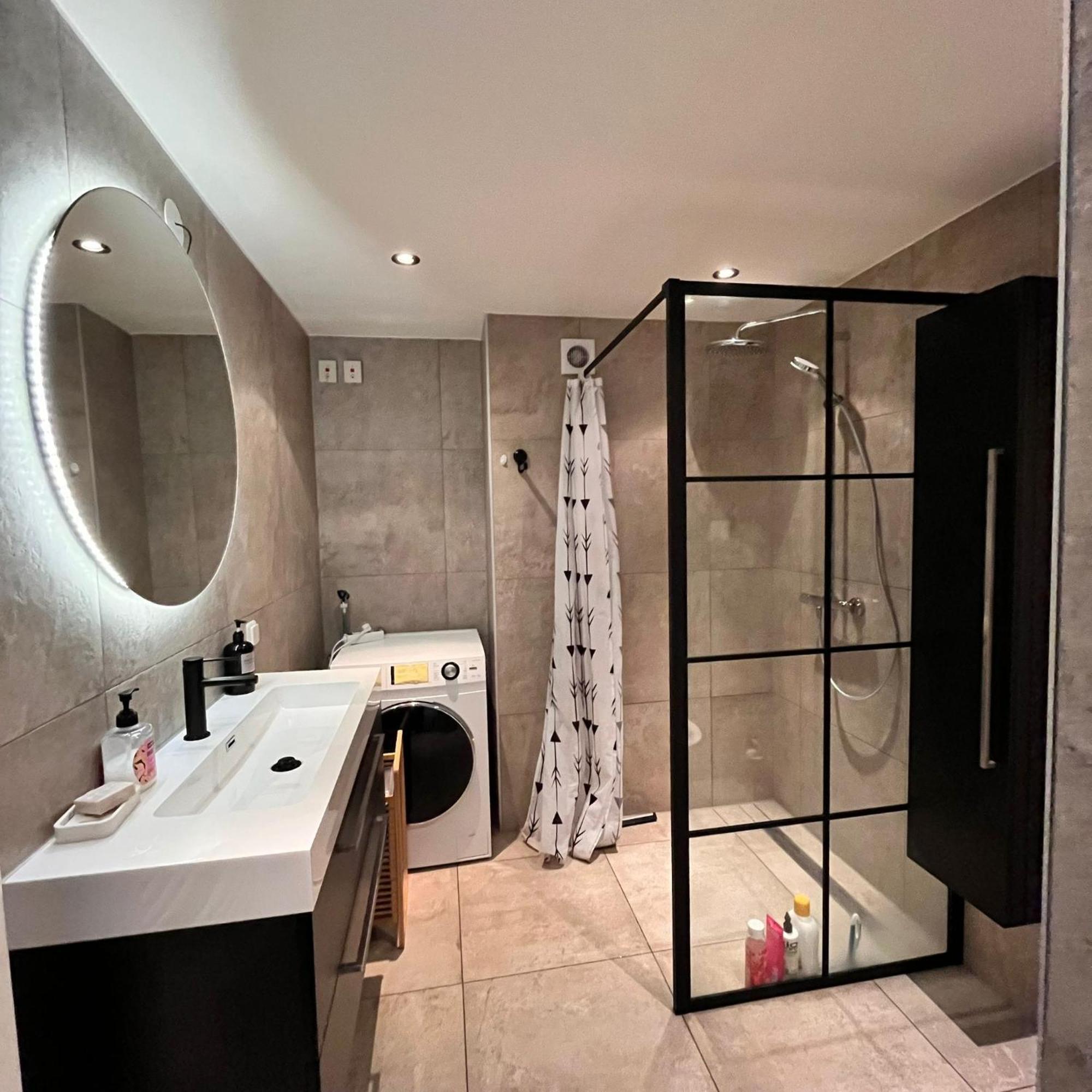 Lovely And Spacious Apartment In Пюрмеренд Екстериор снимка