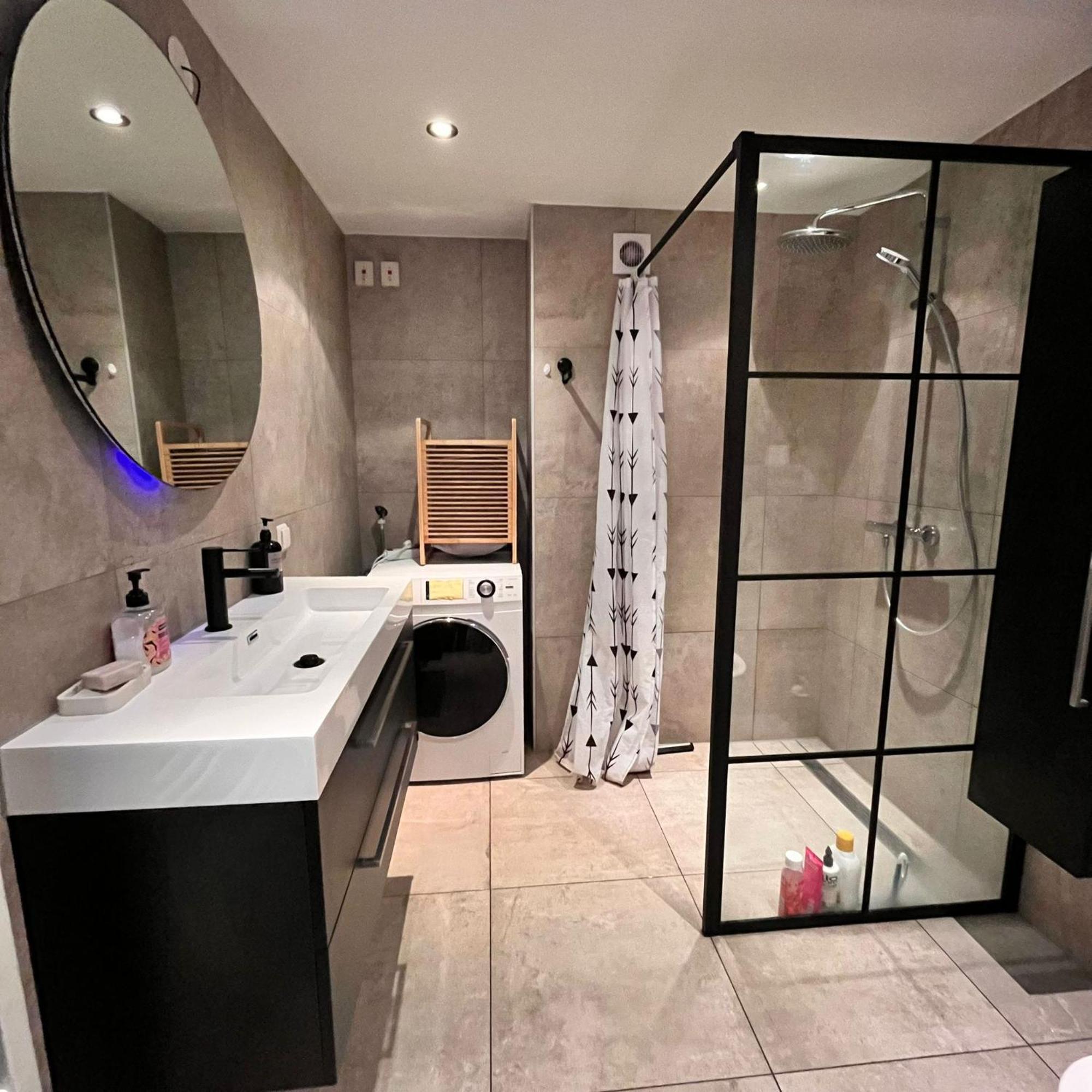 Lovely And Spacious Apartment In Пюрмеренд Екстериор снимка